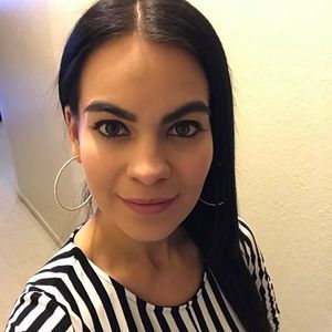 Meet your Posher, Denise